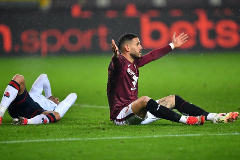 Antonio-Sanabria-Torino-Stefano-Sabelli-Genoa-1024x683